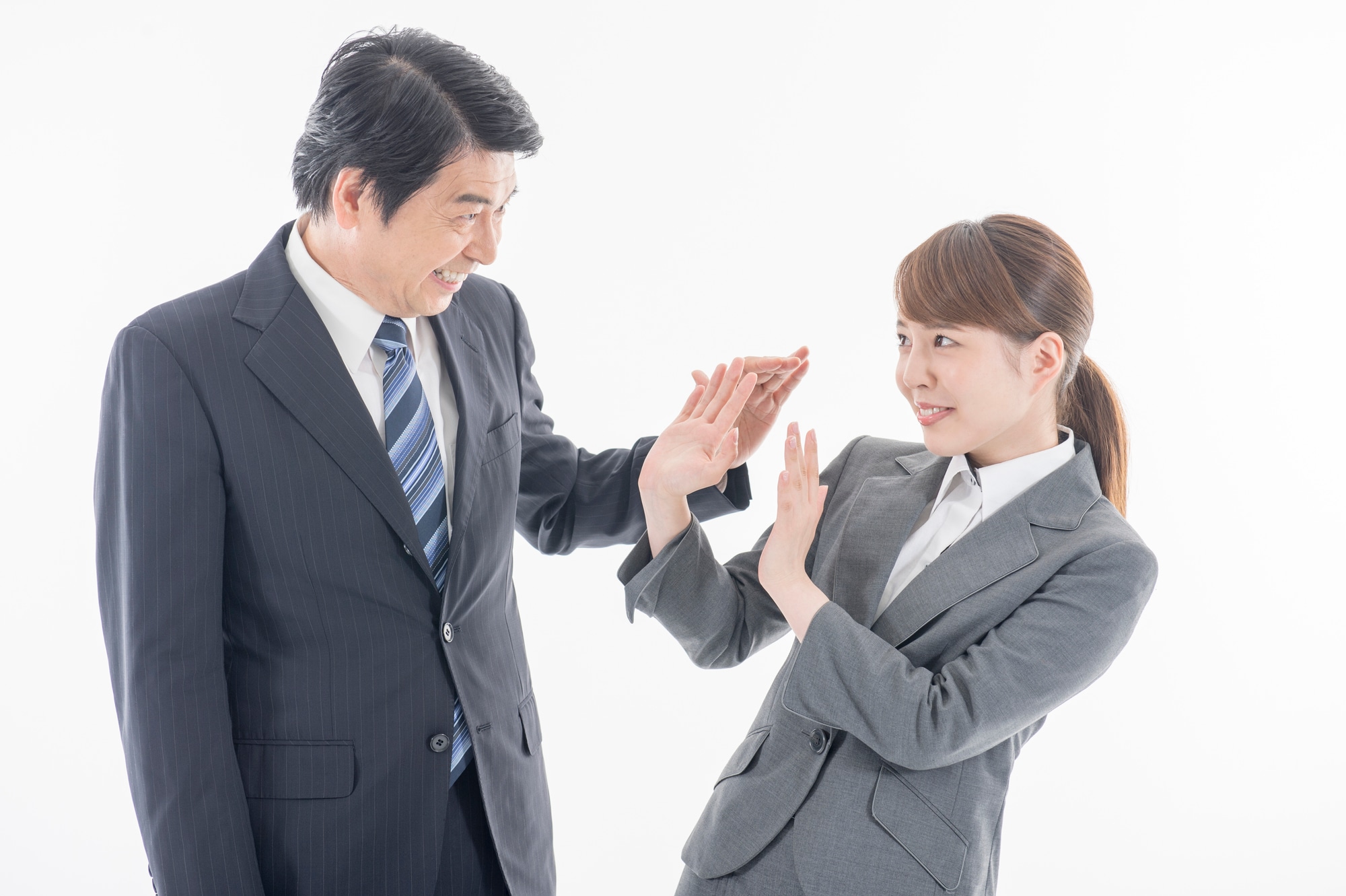 卑猥な発言やしつこく食事に誘うことはセクハラになるのか L 証拠の集め方も詳しく解説 弁護士ドットコム 卑猥な発言やしつこく食事に誘うことはセクハラになるのか L 証拠の集め方も詳しく解説 弁護士ドットコム