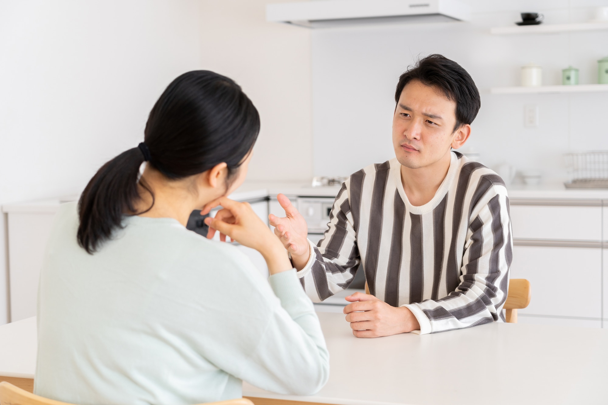 夫婦が別居する際に子どもの面会交流のルールをどのように決めればよいのかl話合いで決まらない場合の対処法も解説 弁護士ドットコム 夫婦が別居する際に子どもの面会交流のルールをどのように決めればよいのかl話合いで決まらない場合の対処法も解説 弁護士ドットコム