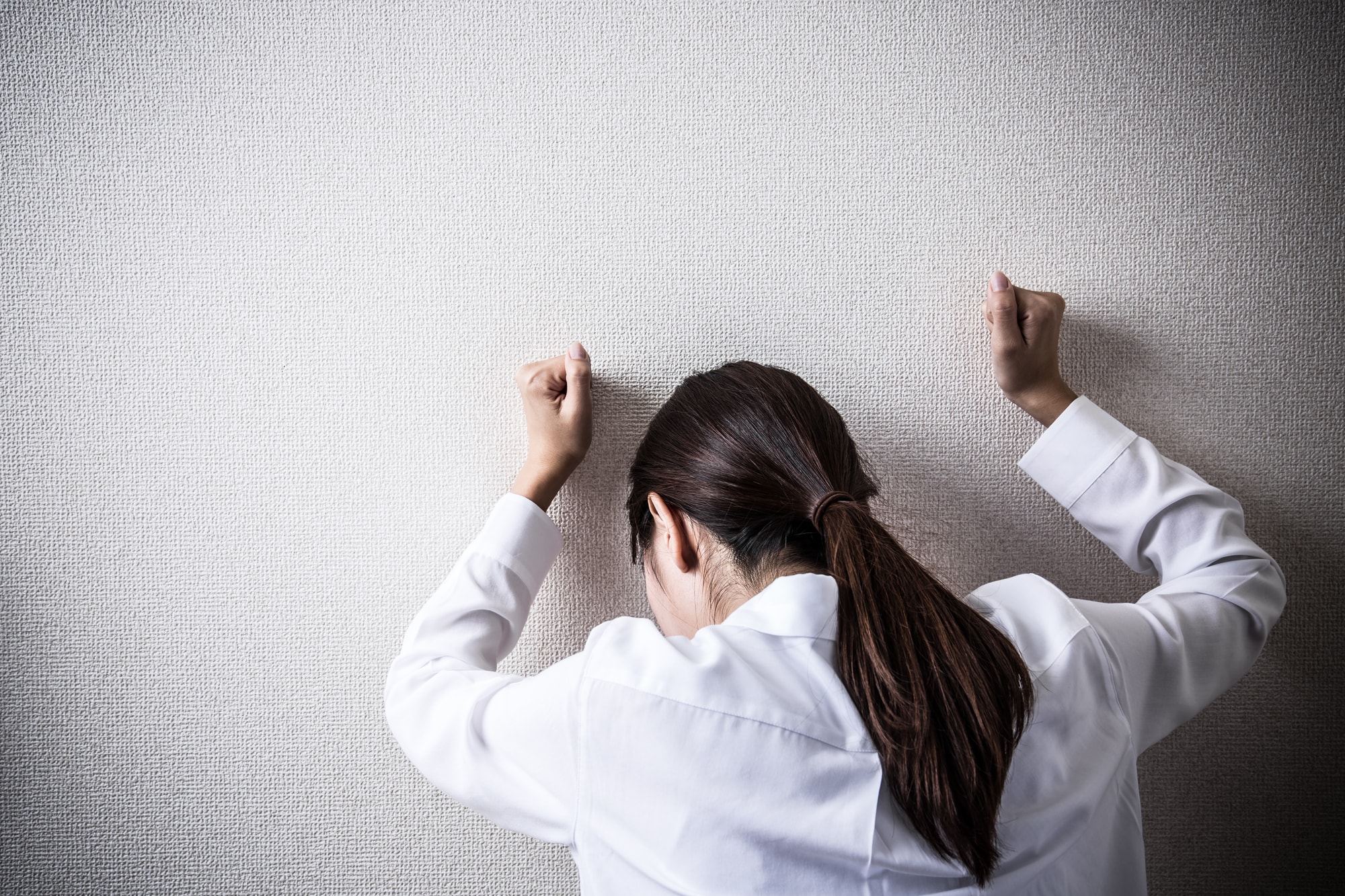 配偶者のdvから避難して身の安全を確保する方法 Dvシェルターの利用方法や避難先を知られないようにする方法を解説 弁護士ドットコム