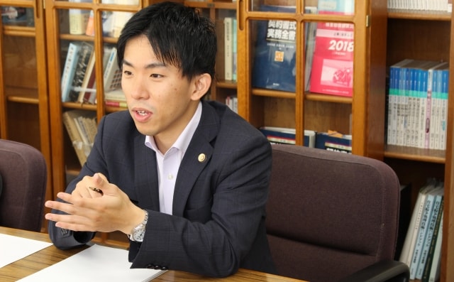 中野弁護士
