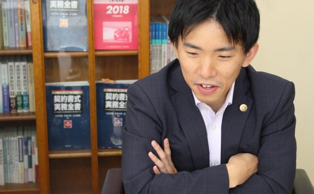中野弁護士