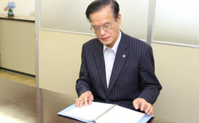 中島弁護士