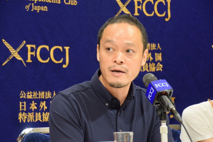 映像作家の小泉明郎さん