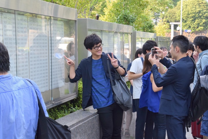 合格発表の様子