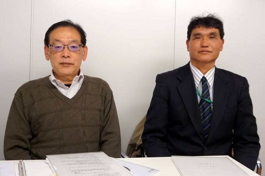 書記長の勝木氏（左）と中央執行委員長の山田雅樹氏